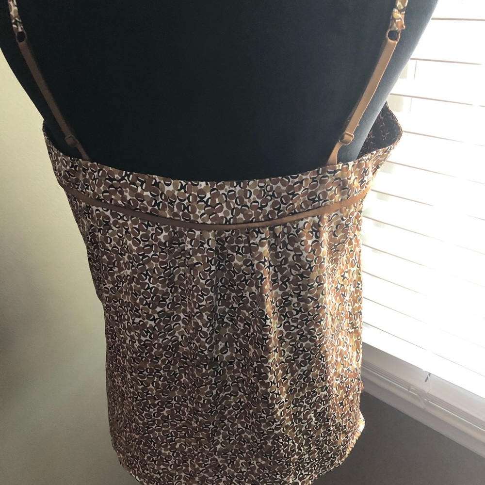 Women’s Top - Picture 2 of 4
